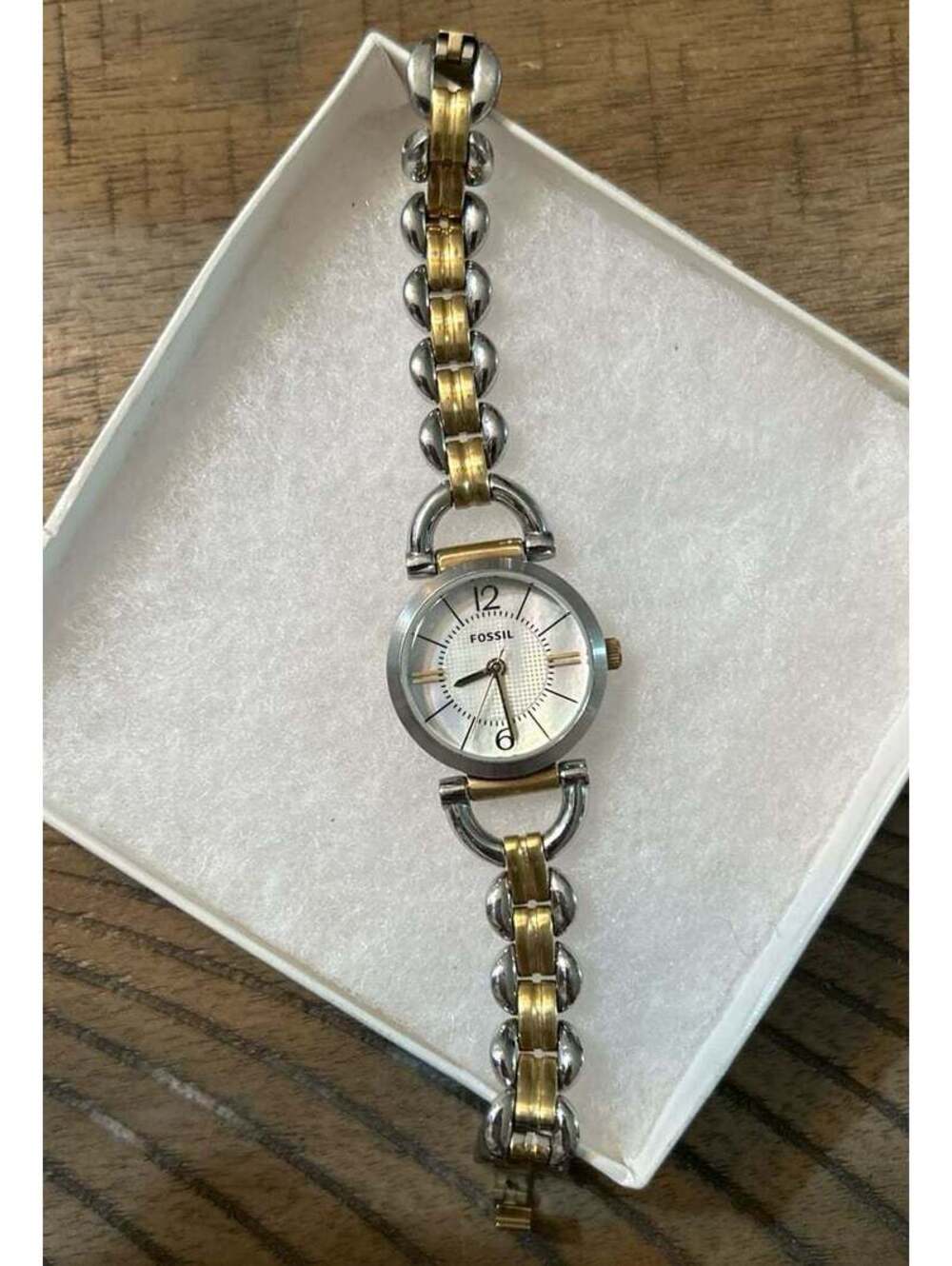 Fossil Women’s Two-Tone Silver Gold Watch – Tested Working